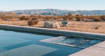 Lakeview Lodge • Remote Escape, 5-Acres, Pool, Spa