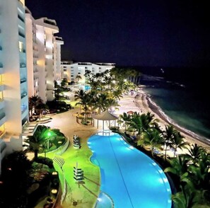 Pool -  BEACHFRONT - 3 bedroom Condo with 3 Full Baths and Beautiful Panoramic Views (Juan Dolio)
