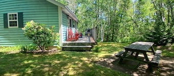 Two-Bedroom Two-Bathroom Vacation Home - Pet Friendly!