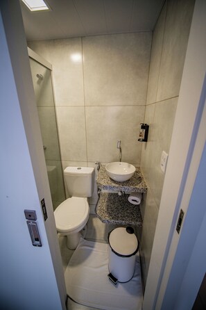 Bathroom - Amazinn Hotel (Belém)