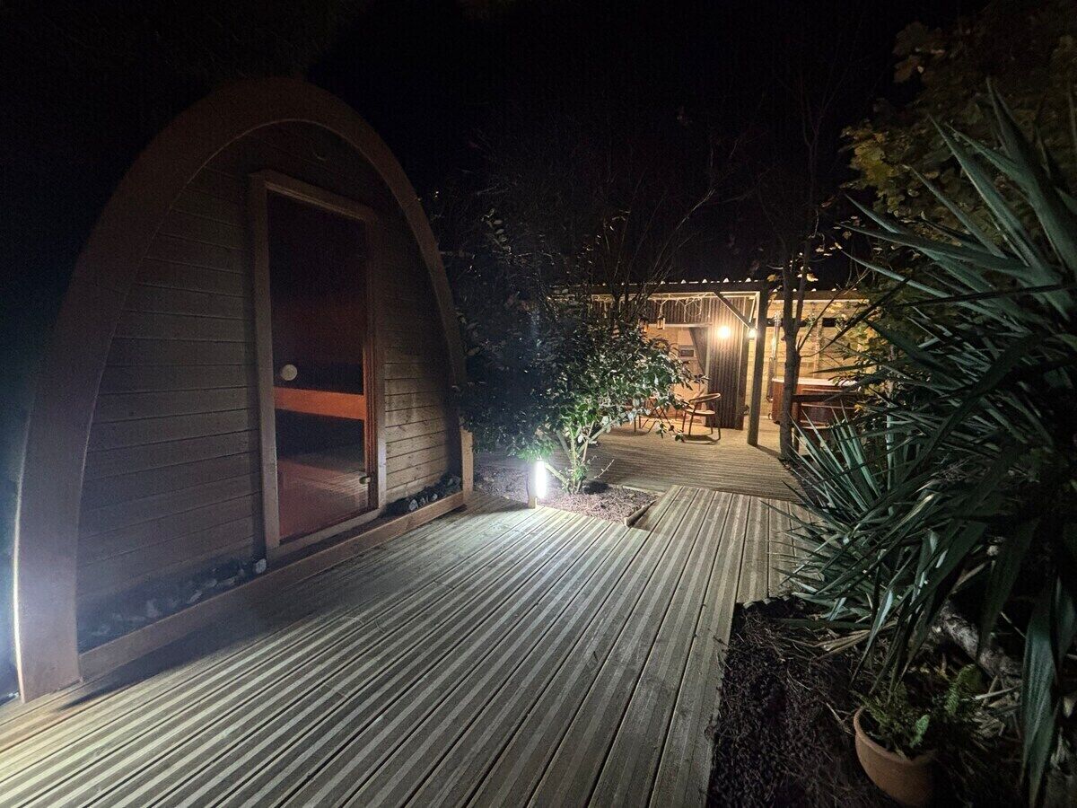 vue de nuit sauna et bain nordique