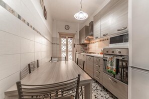 Superior Apartment | Private kitchen - Vacanze Romane - Metro Teano  (Rome)