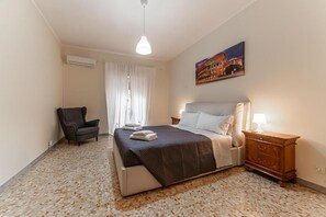 Room - Vacanze Romane - Metro Teano  (Rome)