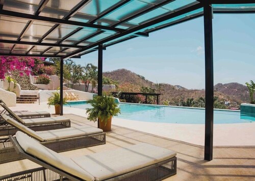 Cozy Spanish Colonial style Studio with breathtaking views