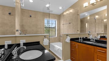 Townhouse Keluarga, 4 kamar tidur, pemandangan kebun | Kamar mandi