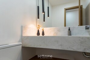 Căn hộ | Phòng tắm | Buồng tắm vòi sen
