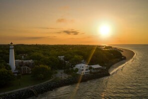 Beach - Salt Air Sanctuary with Private Elevator (St. Simons Island)