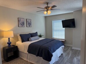 4 slaapkamers, een strijkplank/strijkijzer, gratis wifi, beddengoed