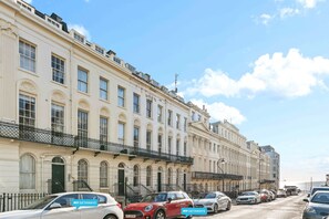 Room - Oriental Place (Brighton)