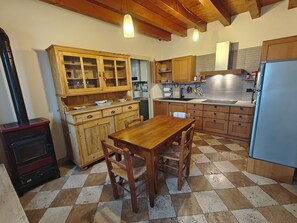 Fridge, oven, stovetop, dishwasher - Mazarol's Lair (Follina)