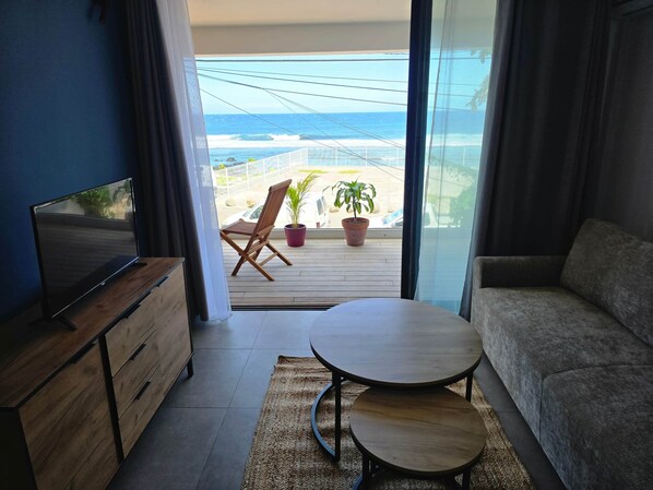 Living area - Flat with sea view (Saint Pierre)