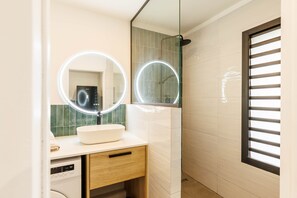 Hair dryer, towels - Studio - First floor (Saint-Pierre)