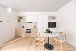 Dining - Stylish Earl’s Court Studio Apartment (London)