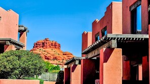 Property grounds - 1BDRM TOWNHOUSE BELL ROCK INN SLEEPS 4 POOLS, HOT TUB, GAMES, RED ROCK VIEWS (Sedona)