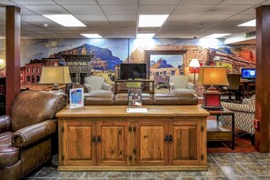 Lobby - 1BDRM TOWNHOUSE BELL ROCK INN SLEEPS 4 POOLS, HOT TUB, GAMES, RED ROCK VIEWS (Sedona)