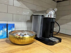 Kaffee und/oder Kaffeemaschine