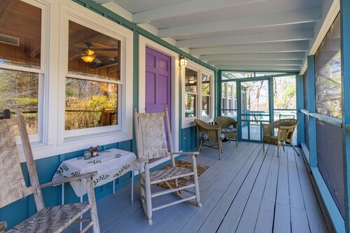 Charming 2-bedroom cottage near Highlands and attractions