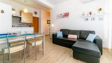 Apartment, Meerblick | Wohnbereich