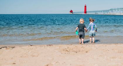 Harborside Grand Haven - Walk to Lake Michigan