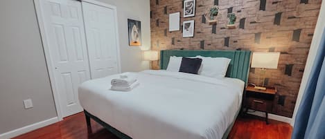 1 bedroom, desk, iron/ironing board, free WiFi