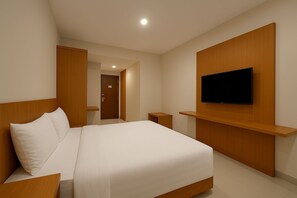 Free WiFi, bed sheets - Hotel O near Pelabuhan Pangkal Balam for (Pangkalpinang)