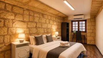 4 bedrooms, iron/ironing board, free WiFi, bed sheets