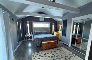 Room - Cozy 3-bedroom home in Belfast Maine, with Beach Access (Belfast)