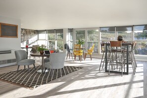 Dining - Student Only Maritime Studios (Falmouth)
