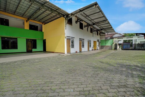 Capital O 95198 Angel Homestay