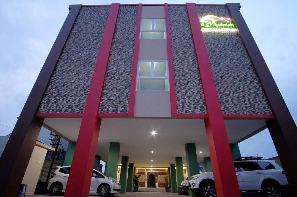 Capital O 95198 Angel Homestay