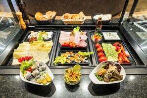 Daily buffet breakfast for a fee - Erbenhof (Weimar)