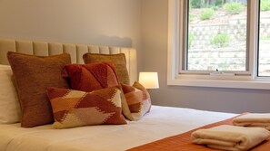 Room - Arcadia Cottage - spacious, stylish Highlands stay for families and groups near Bowral (Bowral)
