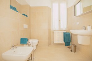 Bathroom - Antico cascinale nell’Oltrepó pavese (Pinarolo Po)