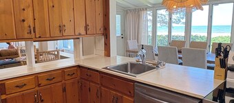 NEW - Private Lakefront Home w/AC - 2 miles from Downtown Caseville