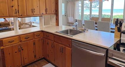 NEW - Private Lakefront Home w/AC - 2 miles from Downtown Caseville
