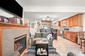 Smart TV, fireplace, DVD player, table football