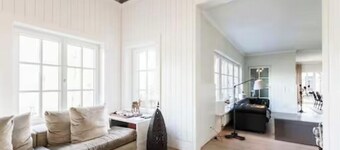 Spacious 6-bedroom villa with private lake and fitness room close to Berlin