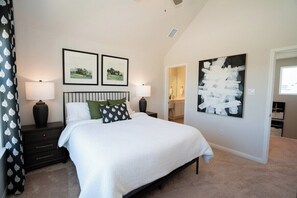 Room - Green Haus Hill Country Retreat by Gruene Sleeps 7 (New Braunfels)