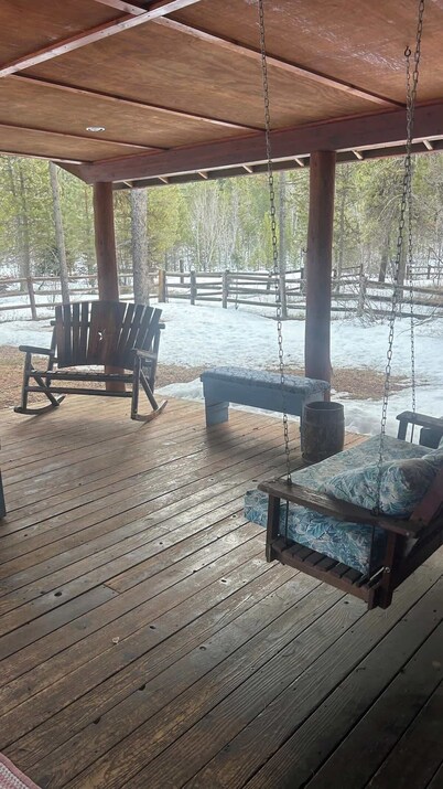 McCall Gem, Pet Friendly, Fully Fenced, Fire Pit!