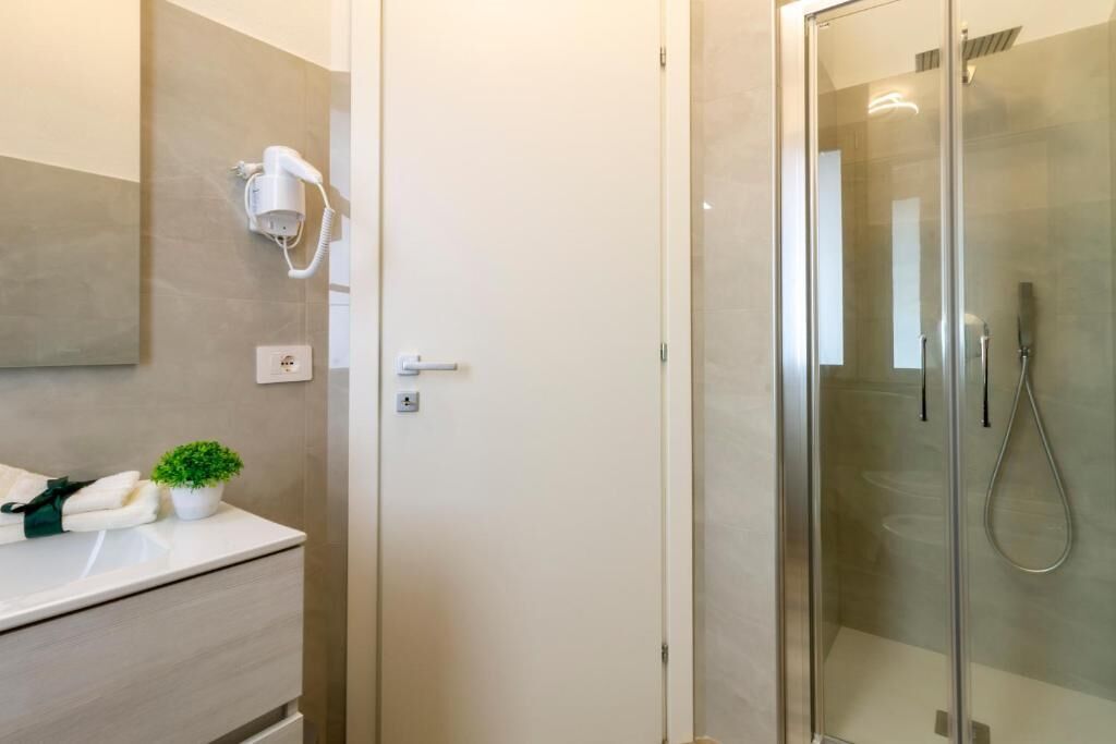 Chambre Double, patio, vue jardin | Salle de bain