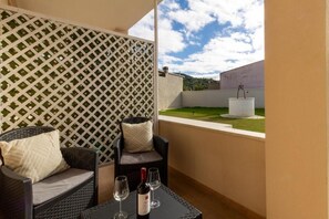 Double Room, Patio, Garden View | Terrace/patio