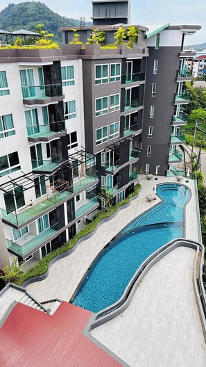 Shared Dormitory, 1 Bedroom, Accessible | Kolam renang