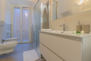 House - C Magnolia Appartamento 1 (Lierna)