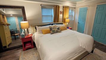 2 bedrooms, desk, iron/ironing board, free WiFi