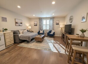 Room - World Cup Ready!  2-bedroom apartment with AC in awesome Atlanta neighborhood (Atlanta)