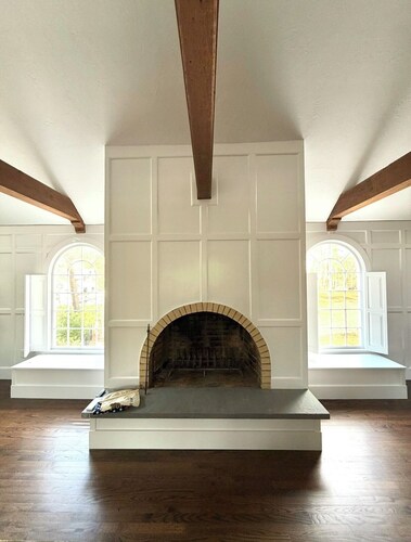 Spacious 7-bedroom house in peaceful Duxbury