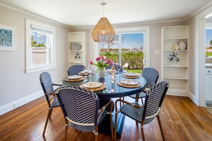 Dining - Cape Chic Retreat • Beach Walks & Water Views (Yarmouth)