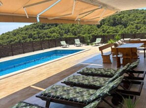 Pool - Villa Coral - Four bedroom villa with pool (Supetar)