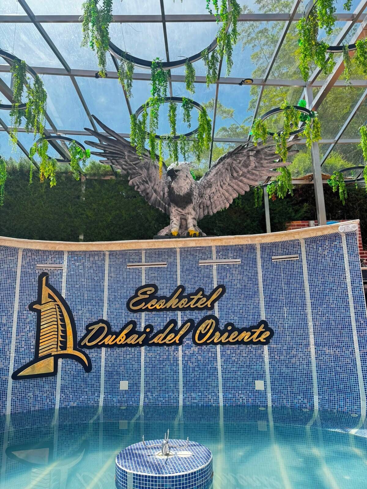 Bañera de hidromasaje al aire libre