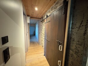 Interior - Recharge your batteries in the forest, cocooning self-catering cottage with free-roaming rabbits! (Yzeron)